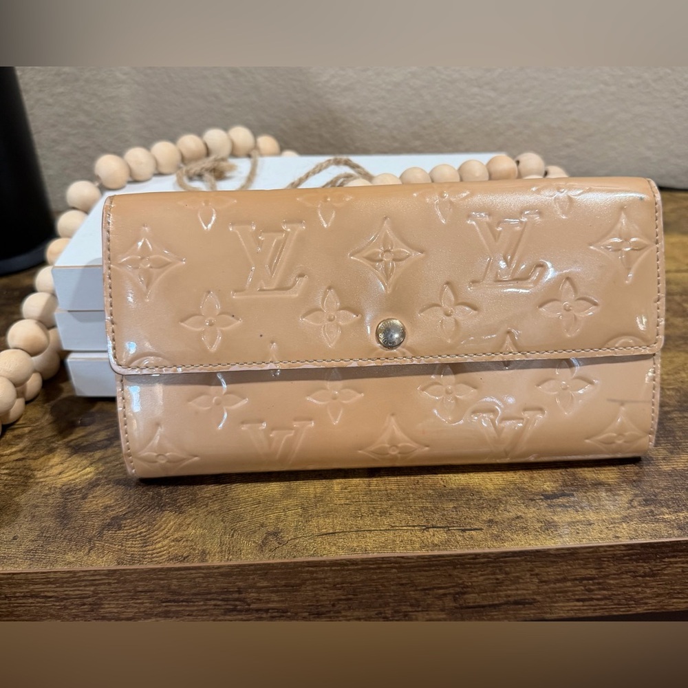 Louis Vuitton Patent Monogram Trifold Wallet in Nude Peach